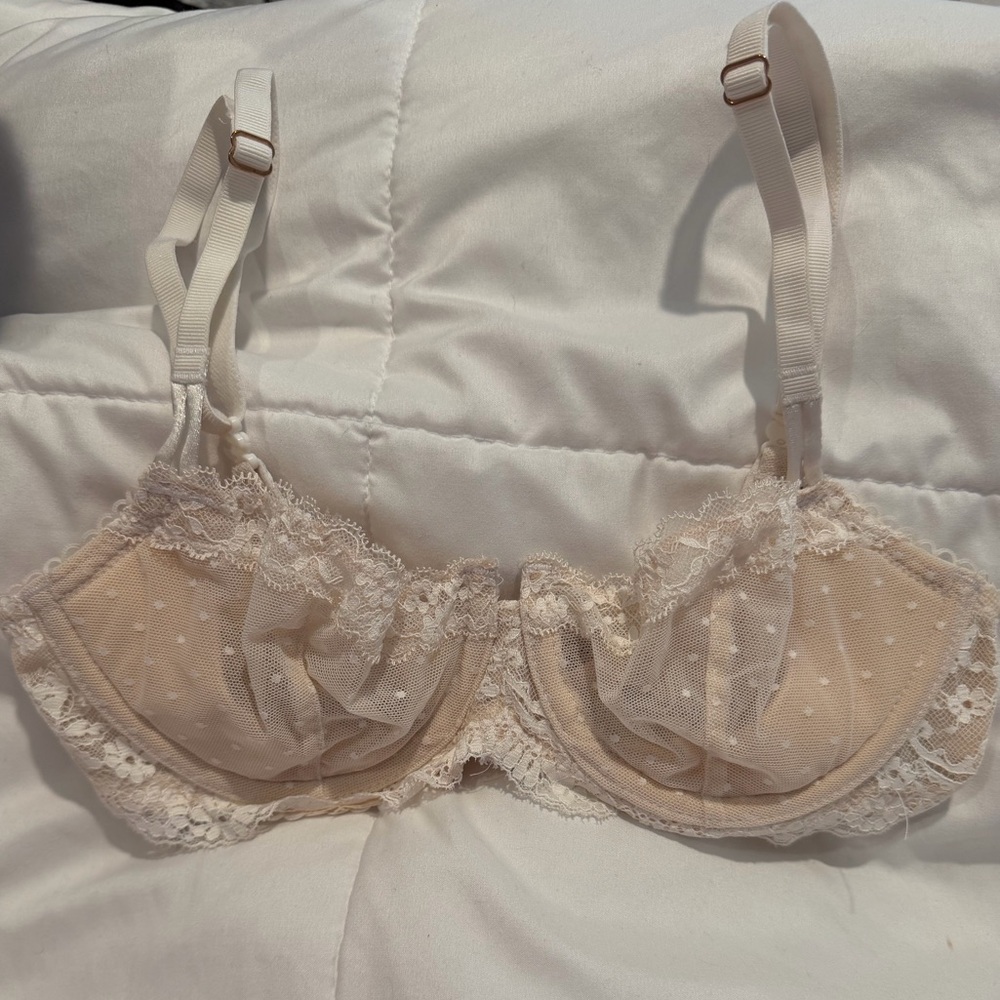 Victoria's Secret Lace Polka Dot Bra in Cream